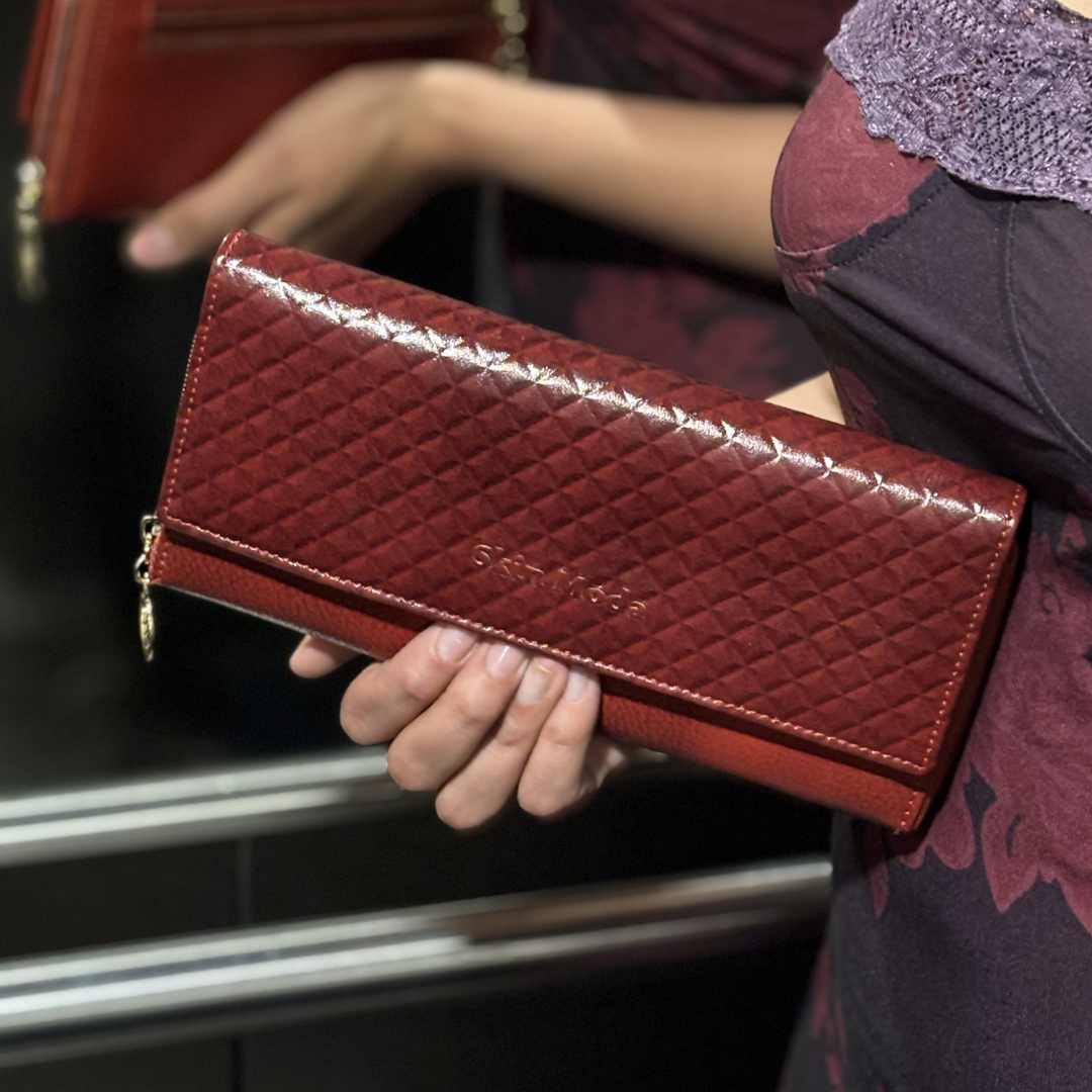 Chic Clutch